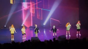 Новогодний Парад - Myxa Music Встречаем Новый 2022 Год - дуэт Девчонок с песней Мальчики