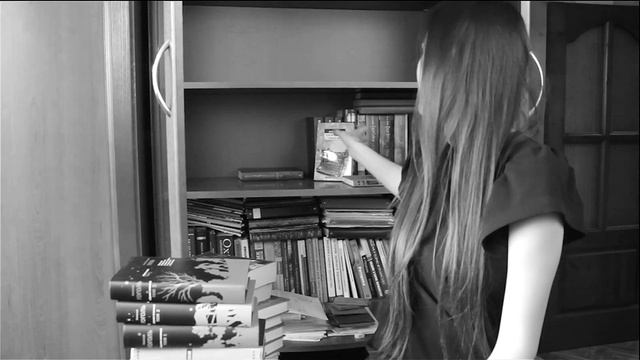 КНИЖНЫЕ ПОЛКИ. ЧАСТЬ 2 // КНИЖНЫЙ МАРАФОН 2018 смотреть онлайн