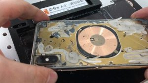 ЛАЗЕРНАЯ ЗАМЕНА ЗАДНЕГО СТЕКЛА КОРПУСА БЕЗ РАЗБОРКИ ТЕЛЕФОНА НА iPhone XS, iPhone XS Max в Чернигов