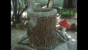 Покраска  пенька  из  цемента._  мастер  Карусель Чудес_Оксана Жеренова.