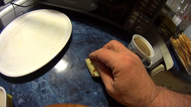 БЛИНЧИКИ С КРАСНОЙ ИКРОЙ , СЕМГОЙ И ПЛАВЛЕНЫМ СЫРОМ / pancakes with salmon and red caviar