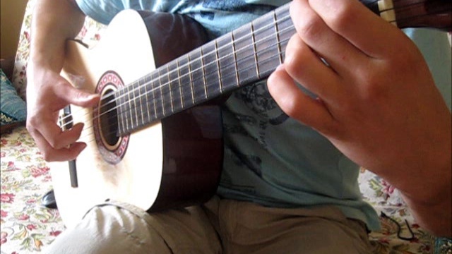 Опять метель разбор на гитаре. Перемен аккорды. Кружит на гитаре. Кружит на гитаре. Снег кружится ноты для гитары.