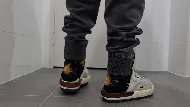 Nike Offline 2.0 Light Bone Black Stone on feet смотреть онлайн