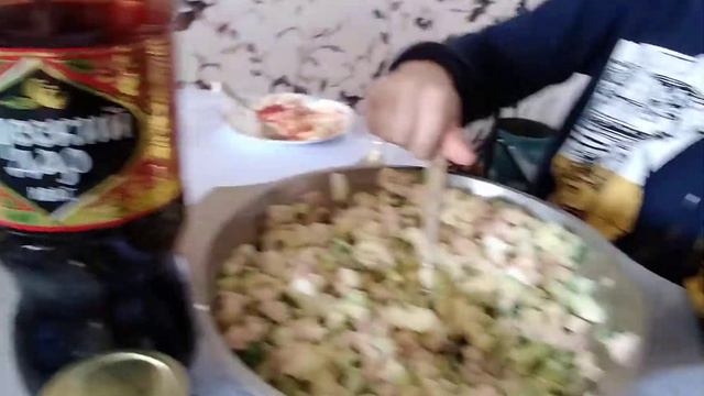 С внуком приготовили окрошку классическую смотреть онлайн