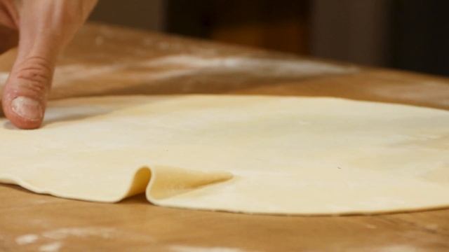 Рецепт от мамы шеф-повара: галеты из слоеного теста с сыром в духовке! смотреть онлайн