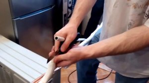 Установка напольно потолочного кондиционера  Установка кондиционера мастерами