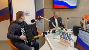 Әсхәт Хисмәтов: "Сайлауларга җырлап барабыз, бу бит бәйрәм".🌷