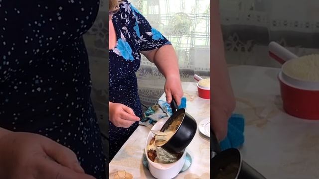 заливаем курочку соусом