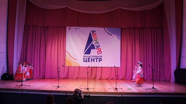 ВХА "Брусника" Младшая группа (3-4 года)"Полечка с каблучком" смотреть онлайн