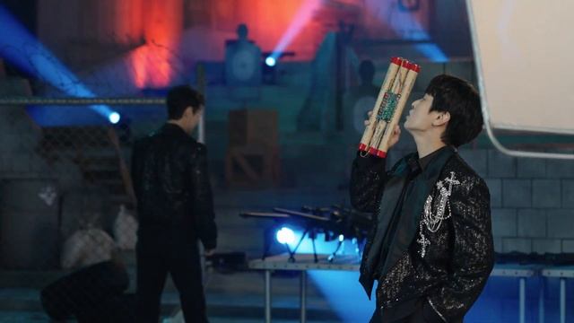 [우동.JIP] EP.6 | SHINHWA WDJ 'Flash' MV Behind смотреть онлайн