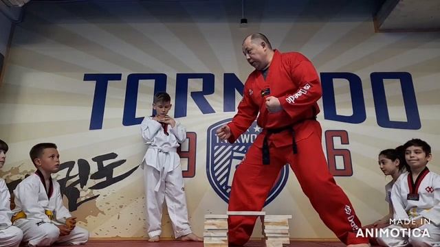 Как правильно разбивать доски кулаком(джумок) #taekwondo #тхэквондо #sports #wow смотреть онлайн