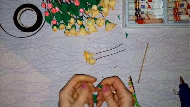 Весенний ободок с цветами из фоамирана.