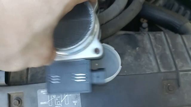 Как заменить датчик MAF в 2022 году, если у вас американский автомобиль смотреть онлайн