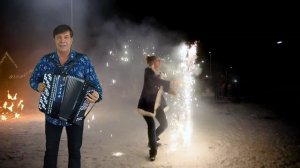 ?? Новогодняя песня ? "Этот звон, колокольчики звенят ...!"