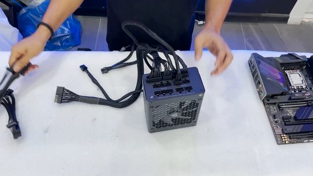 Corsair 5000T Build| I9 12900KS| Rog RTX 3080TI| Pc Build смотреть онлайн