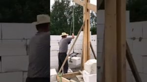 Подъём газоблоков "в одну каску"