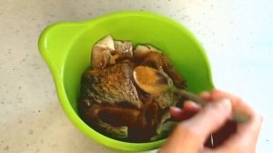 РЕЧНАЯ РЫБА В УКРОПНО-ЛУКОВОМ СОУСЕ. Из крупной или мелкой речной рыбы. Из любой белой рыбы.