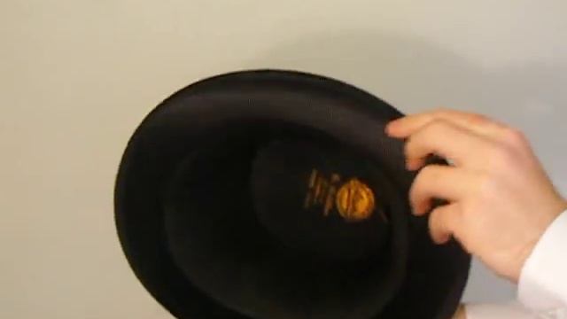 Vintage black silk top hat, size 6 7/8 (56) смотреть онлайн