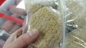 В магазин "Светофор" завезли самоклеющие панели, которые часто рекламируют по телевизору