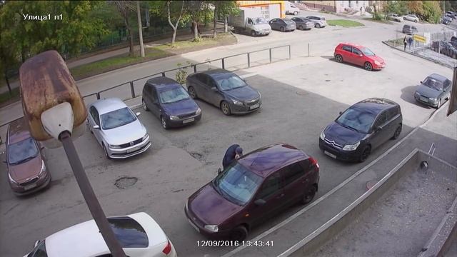 Кража документов и денег из автомобиля в Челябинске смотреть онлайн