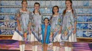"Сторонка русская" (Слова и муз. Наталия Максимова) Вокальная группа "САРАФАН" Слайд шоу
