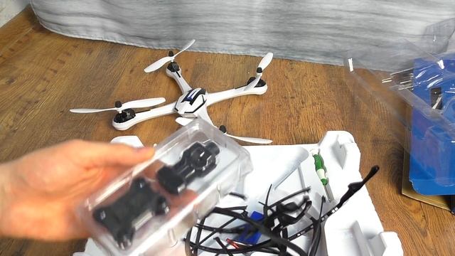 РАСПАКОВЫВАЕМ 2 КВАДРАКОПТЕРА X6 / JJRC И DM007 смотреть онлайн