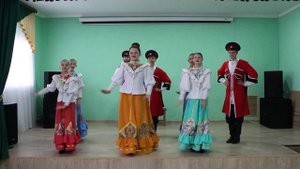 Плясовая казачья песня "Пчёлочка златая" исполняет ансамбль казачьей песни "Вольница-kids"