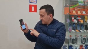 8К. 4K. 108 MP. Распаковали Samsung S21 Ultra прямо в "Связном". Что скажут работники??