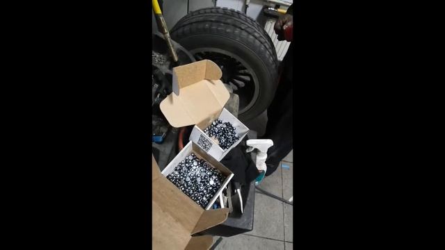 Восстановление шипов на зимней резине смотреть онлайн