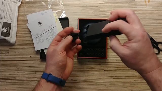 GGMM T1. Распаковка беспроводной TWS гарнитуры смотреть онлайн