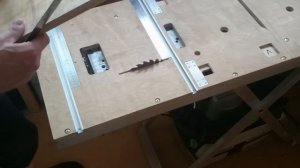 Makita SP6000 встроенная в раскладной верстак
