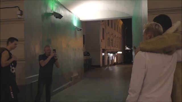 Менты обиделись за то, что снимали их машину и забрали в отдел парня и девчонок. Фотозапрет в ТЦ.