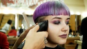 Стрижка под горшок и волосы в микроволновке! Жесть! HAIRFUCKER