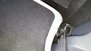 Ford Mondeo 2008. Как снять сидения, задний подлокотник. Если нет  кожи для ремонта, как быть.