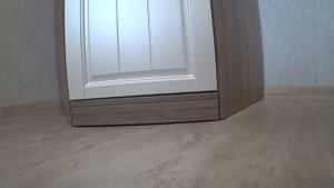 Как отрегулировать дверку углового шкафа трапеция