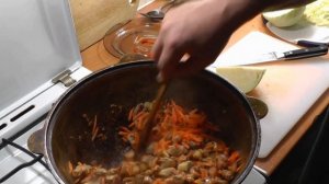 Бигос, польско - литовский вариант | много мяса и капуста | популярен также в Украине и Беларуси..