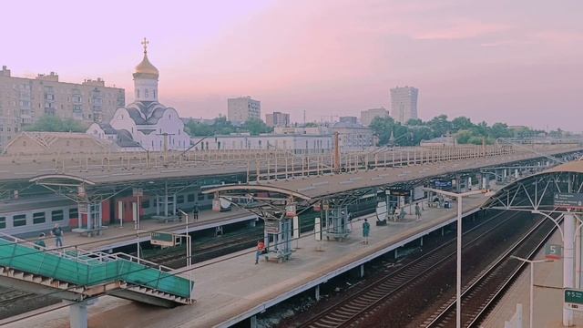 Станция электричек ЛОСИНООСТРОВСКАЯ: электричка отправляется за 30 сек.