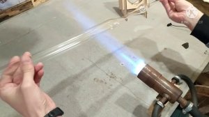 Изготовление ёлочного шара из стекла.