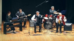 Народный коллектив "Инструментальный ансамбль "Фолк ремикс",  "По улочке вечерком",  Е. Дербенко.