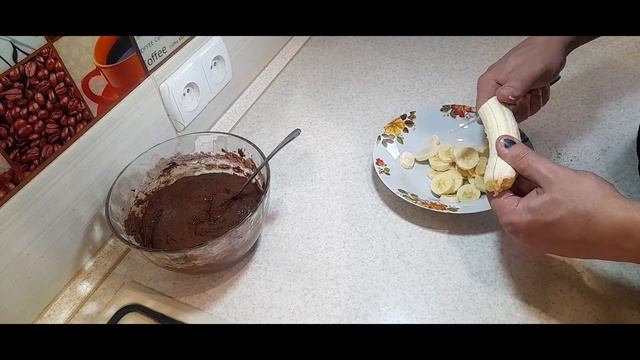 МАФФИНЫ на кефире с бананом?? Шоколадные кексы?? смотреть онлайн