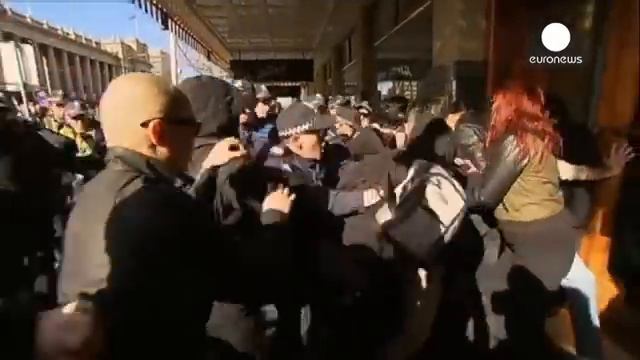 Αυστραλία: Αντιρατσιστικές οργανώσεις εναντίον εθνικιστών στην Μελβούρνη смотреть онлайн