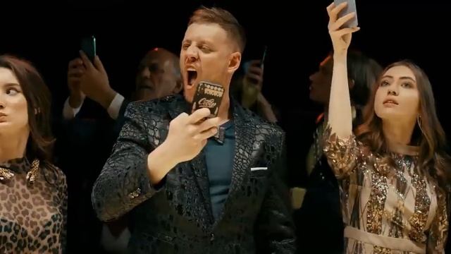 Галустян золото клип. Песня золото клип. Песня золото клип. Галустян золото клип. Жорик золото.