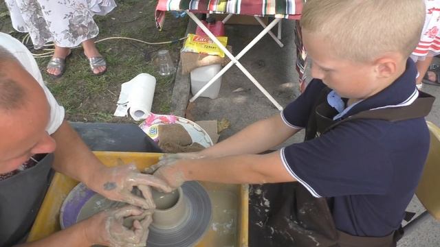 Горщик з глини. Майстер-клас на день міста у Володимирі