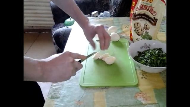Салат из зеленого лука с яйцом смотреть онлайн