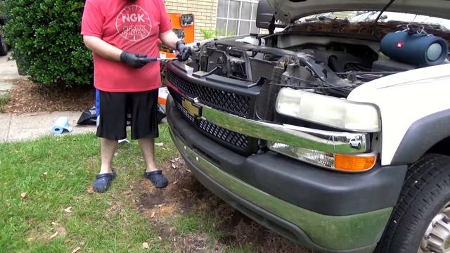 2001 Silverado 2500HD 6.0 Grill/Emblem Replacement