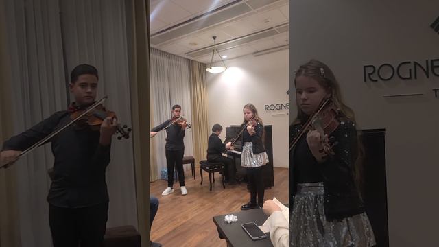 Prelude& Gavotte by Dmitri Shostakovich  2- Por una  cabesa - Tango смотреть онлайн