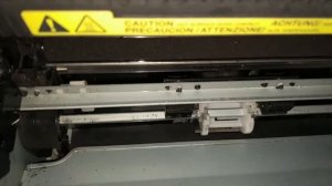 HP 1010 не берет бумагу, застревает