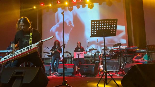 Roland AX Edge on Stage Live Performance смотреть онлайн