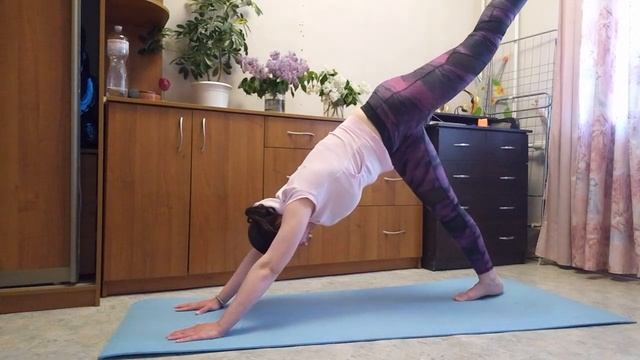 Йога флоу в потоке,утро или вечер 10 мин. смотреть онлайн