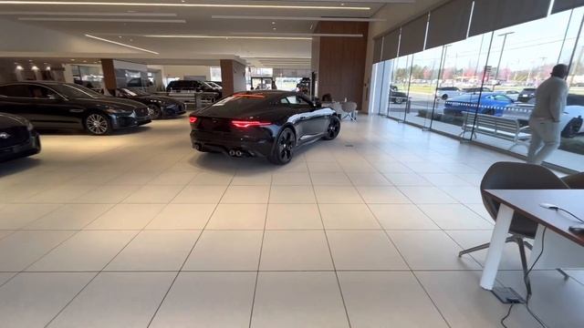 2022 Jaguar F Type V8 Exhaust and Walk Around смотреть онлайн